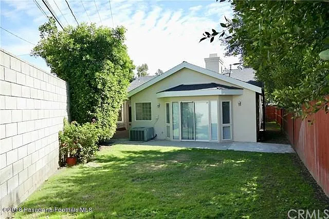 21 S Michillinda Ave — Photo 3