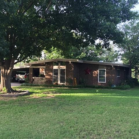 1st image of 3708 1st St