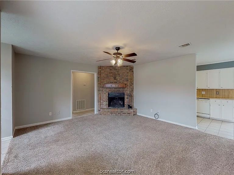 1107 Braeswood Dr — Photo 16