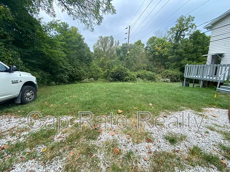 1226 Parkview Dr — Photo 17
