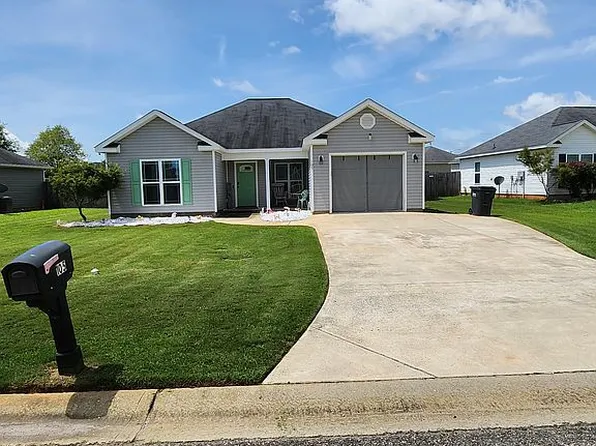 105 Ellington Ct, Perry, GA 31069