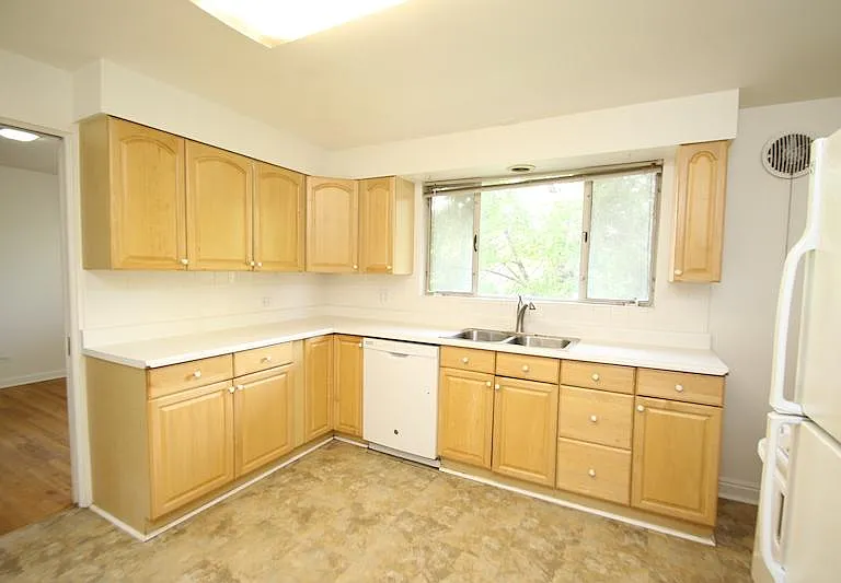 827 N Glencoe St — Photo 12