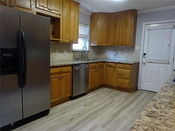 2nd image of 1432 Field Ave