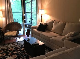 1090 Tuck A Way Ridge Ln, Nashville, IN 47448