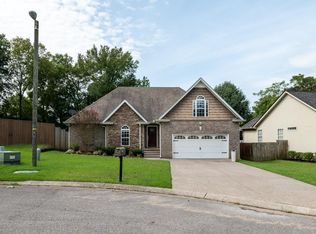 689 Kings Way Dr, Old Hickory, TN 37138