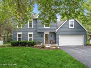 734 Buttonwood Cir, Naperville, IL 60540