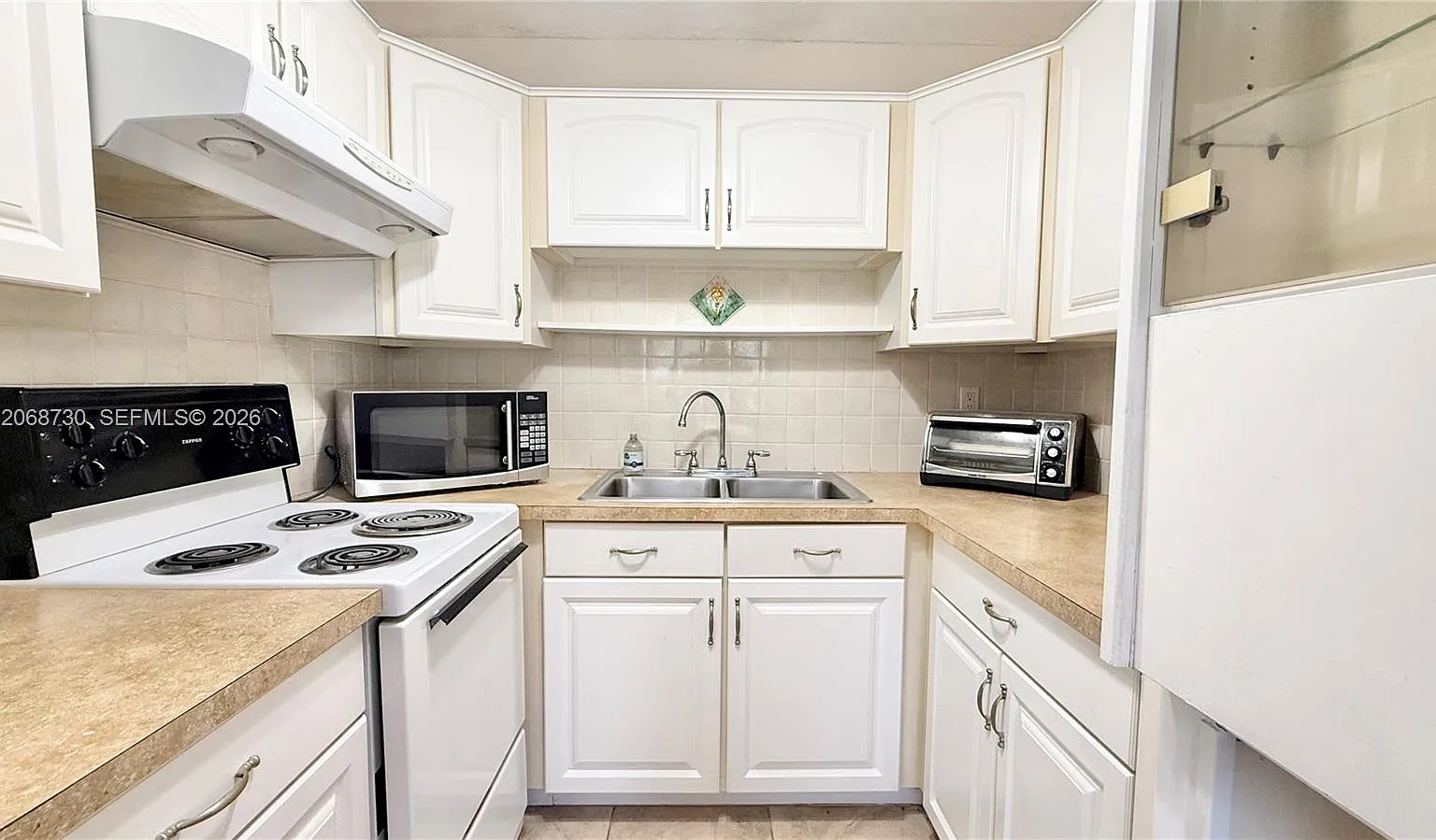Ronola Apts Condo — Photo 4
