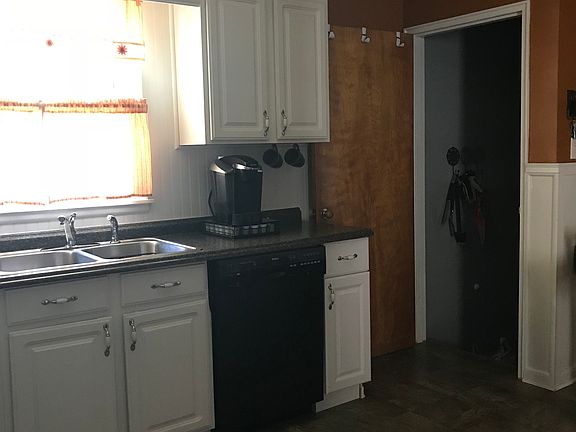2nd image of 41 Sharon Dr