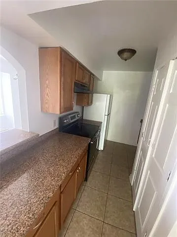 3 bed, 2.0 bath, 1000 sqft, $1,300 — Photo 4