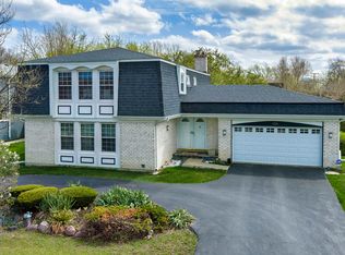 1255 Laurel Ave, Deerfield, IL 60015