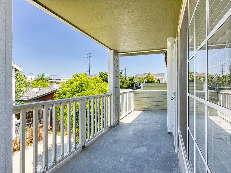 320 W Truslow Ave #D — Photo 6