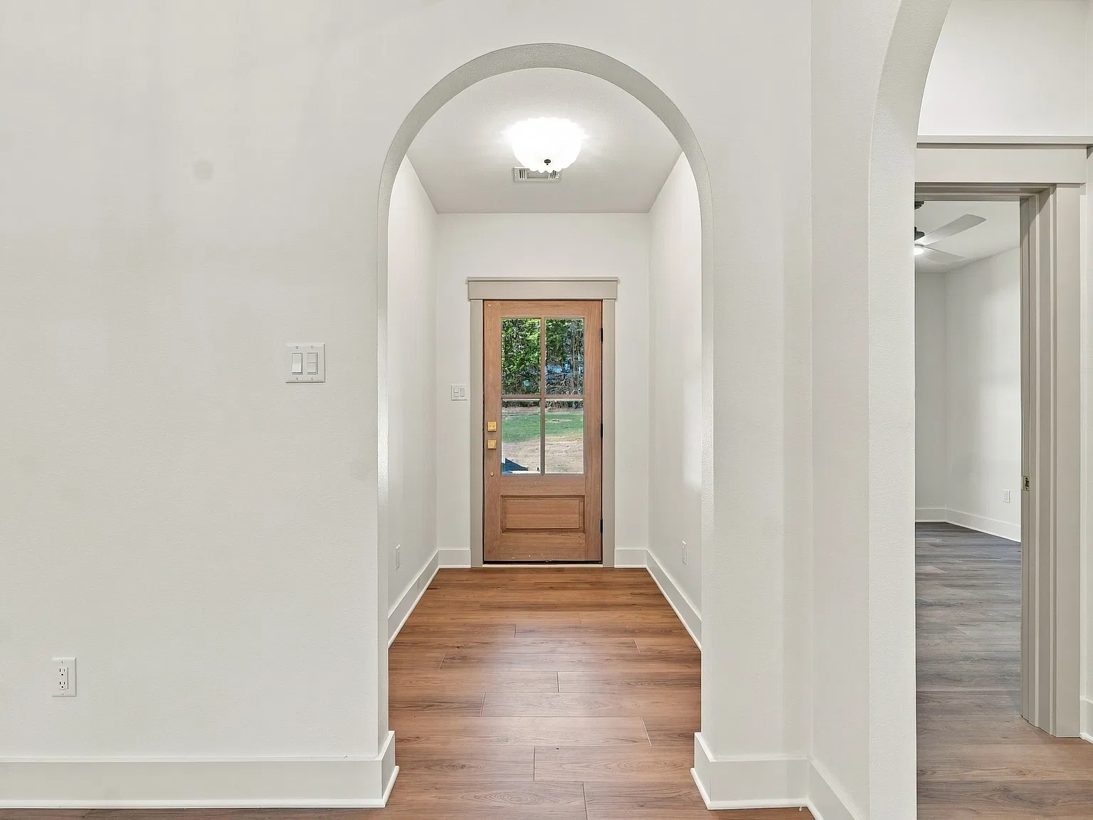 3 bed, 1802 sqft, $2,200 — Photo 4