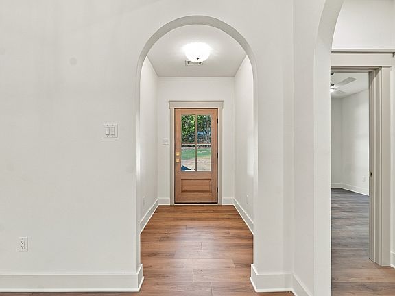 4th image of 366 Sellers Rd