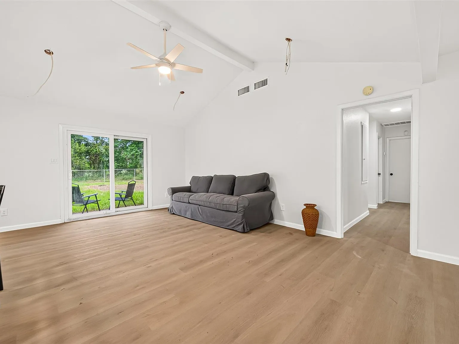 3 bed, 2.0 bath, 1314 sqft, $1,800 — Photo 3