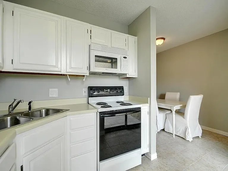 2409 Leon St #207 — Photo 6