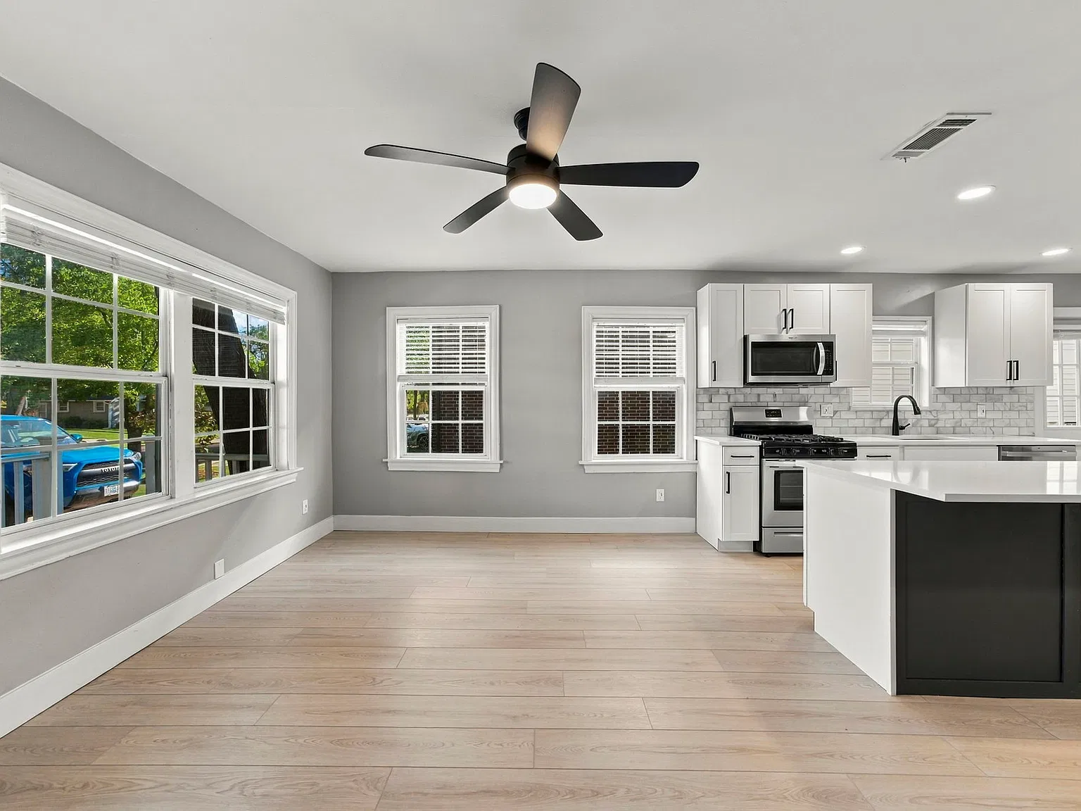 1 bed, 750 sqft, $2,200 — Photo 4