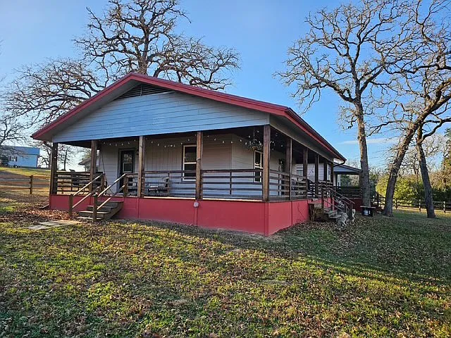7403 FM 1624 — Photo 2