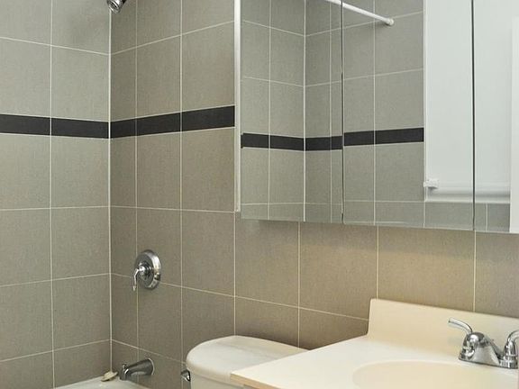 5th image of 244 E 75th St APT 1B