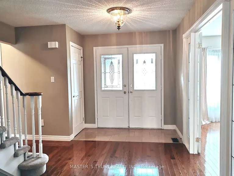 68 Lehman Cres — Photo 3
