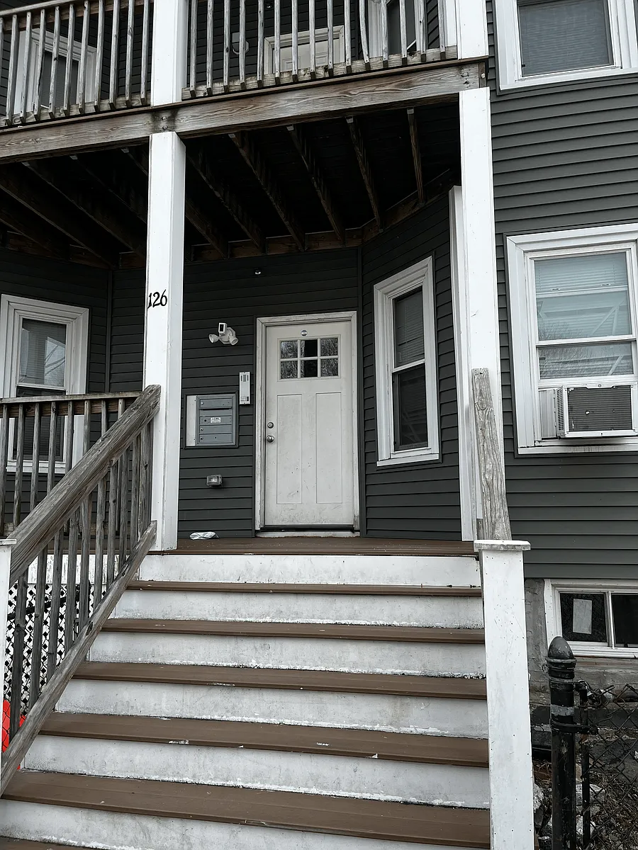 Building Photo - 126 Armandine St #2