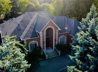 499 Scenic Dr, Hamilton, ON L9C1G7