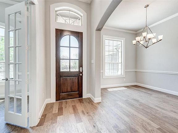 4th image of 8209 Woods Ln