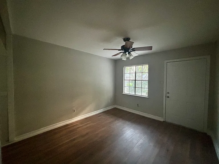 10214 Cheeves Dr — Photo 12