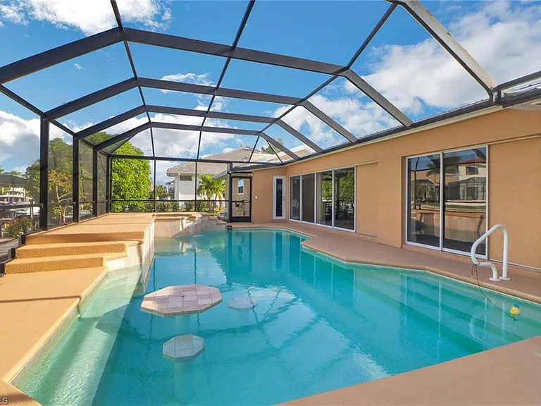 562 Goldcoast Ct — Photo 20