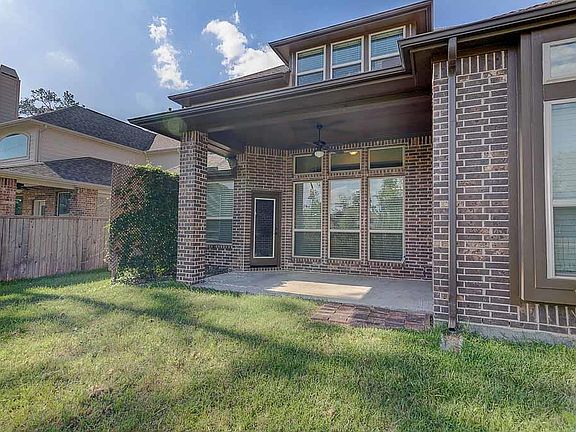 3rd image of 63 E Wading Pond Cir