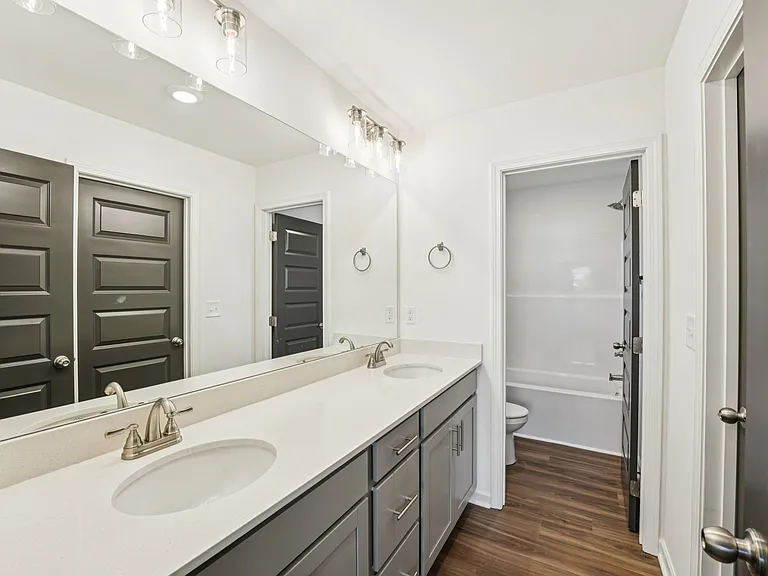 Quinn Residences at Dorchester Place — Photo 48