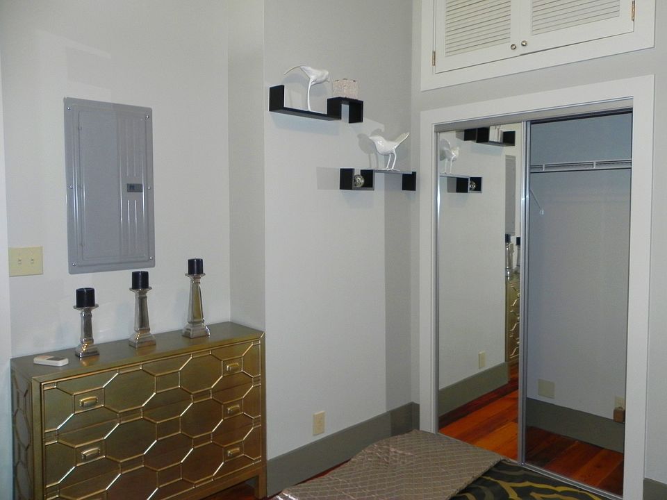 Building Photo 5