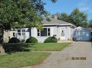 816 3rd St N, Wahpeton, ND 58075