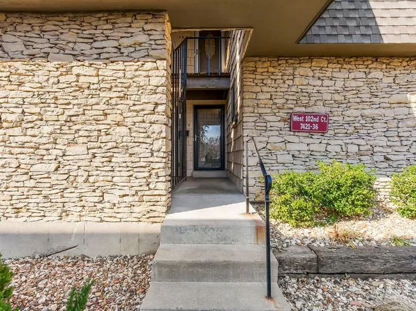 7435 W 102nd Ct, Overland Park, KS 66212