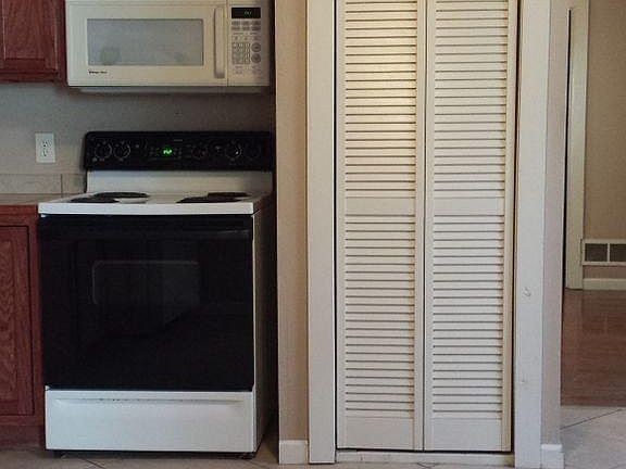 2nd image of 123 W 12th St