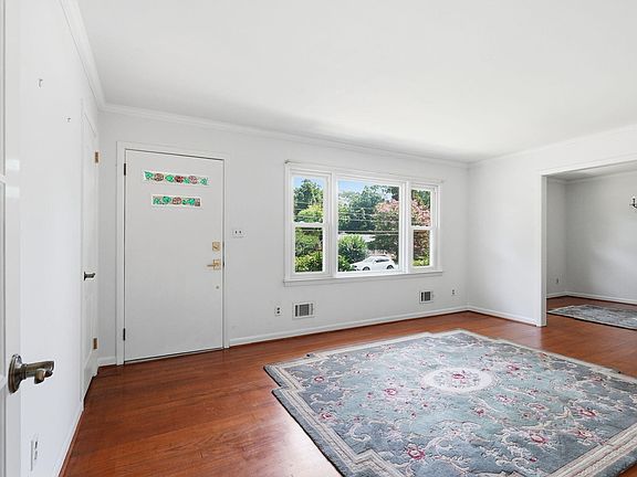 3rd image of 4409 Leota Dr