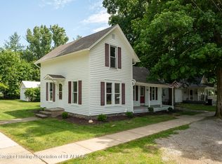 209 E Adelaide St, Maple Rapids, MI 48853