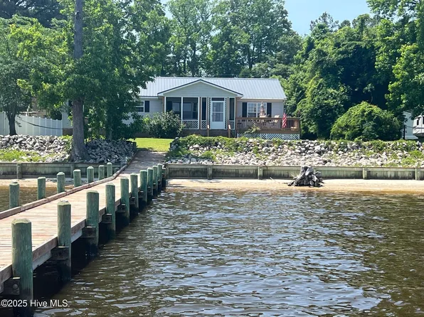 1683 Sparrow Bay Road, Blounts Creek, NC 27814