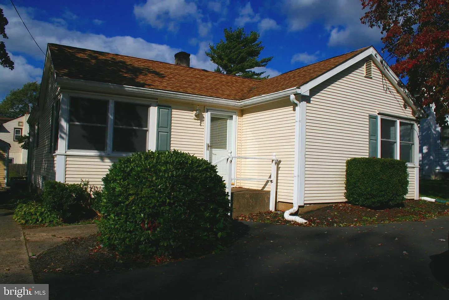 1235 Brownsville Rd photo 1
