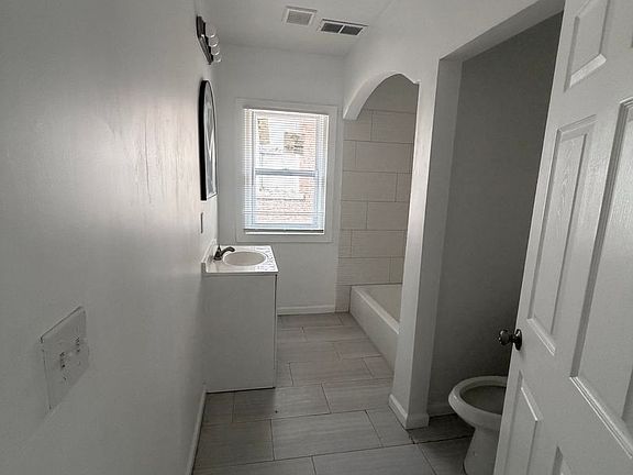 5th image of 3250 Webb St