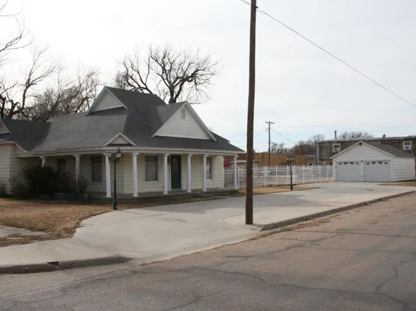 105 E Carson Ave, Sublette, KS 67877