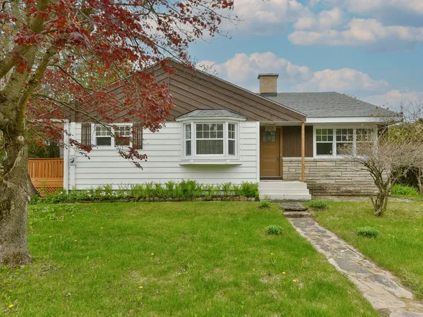 75 Avenue De La Providence, Lachute, QC J8H 3L2
