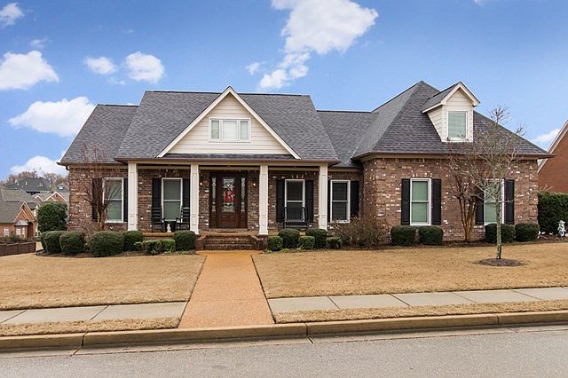 1st image of 318 Centerpointe Dr