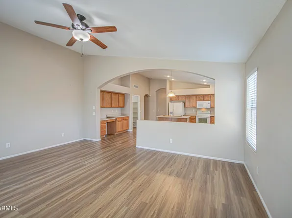 8213 S JENNA Lane, Laveen, AZ 85339