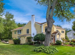 12 Carpenter Rd, Lynnfield, MA 01940