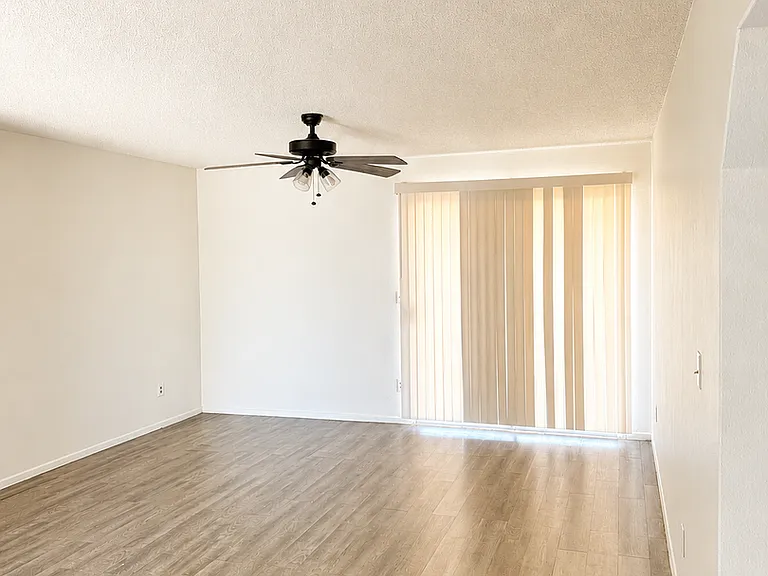 1818 W Portobello Ave — Photo 2