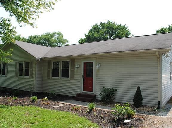 5th image of 1127 Bayview Dr