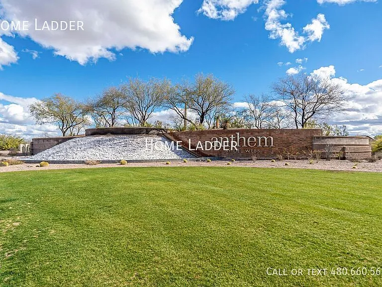 2713 N Camden Dr — Photo 28
