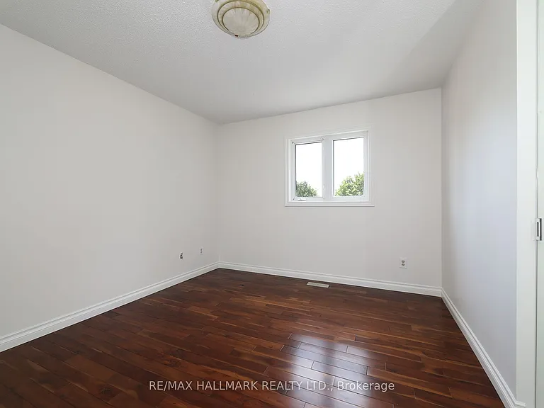 58 Pickett Cres — Photo 33