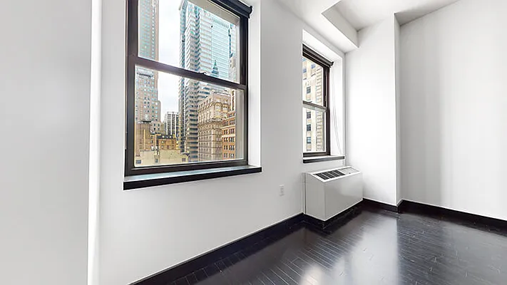 Rented by Bizzarro Agency | media 25