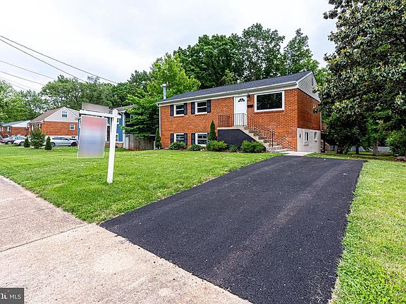2nd image of 9519 Damascus Dr